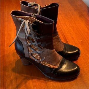 Stylish Women's Lace-Up Ankle Boots